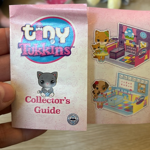 Tiny Tukins play house and crib set with family and extra family & wardrobe nwot - Picture 10 of 12